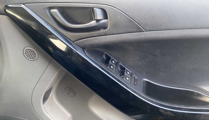 2018 Tata NEXON XM PETROL, Petrol, Manual, 66,373 km, Driver Side Door Panels Control
