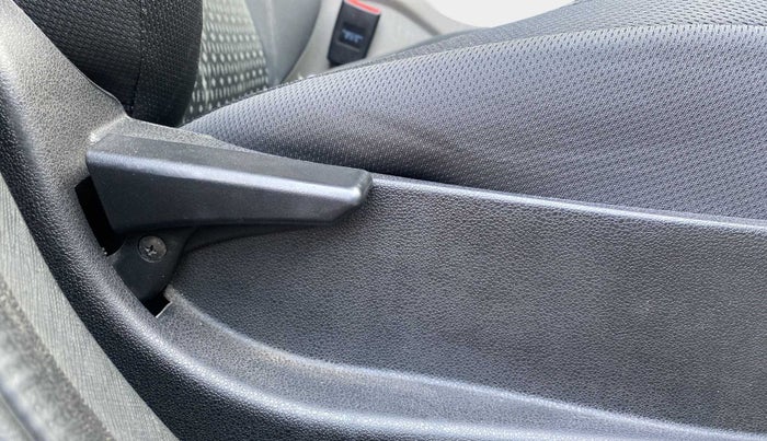 2018 Tata NEXON XM PETROL, Petrol, Manual, 66,373 km, Driver Side Adjustment Panel