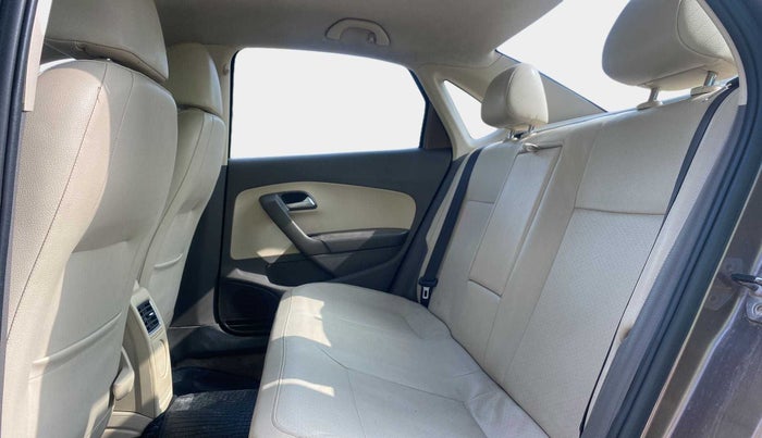 2015 Volkswagen Vento HIGHLINE PLUS 1.5 AT 16 ALLOY, Diesel, Automatic, 1,11,853 km, Right Side Rear Door Cabin