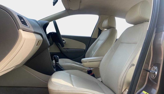2015 Volkswagen Vento HIGHLINE PLUS 1.5 AT 16 ALLOY, Diesel, Automatic, 1,11,853 km, Right Side Front Door Cabin