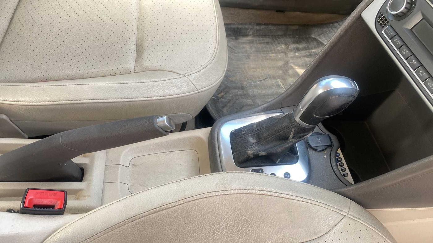 2015 Volkswagen Vento HIGHLINE PLUS 1.5 AT 16 ALLOY, Diesel, Automatic, 1,11,853 km, Gear Lever
