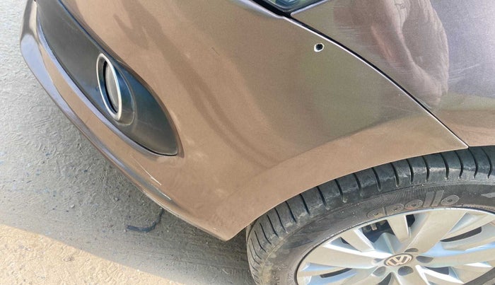 2015 Volkswagen Vento HIGHLINE PLUS 1.5 AT 16 ALLOY, Diesel, Automatic, 1,11,853 km, Front bumper - Minor scratches