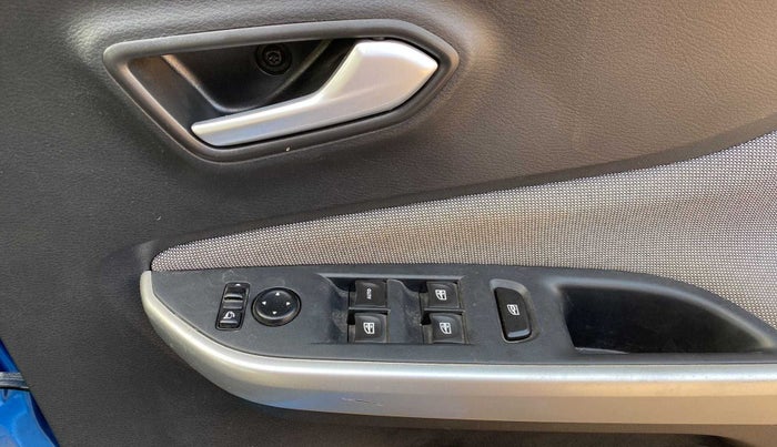 2021 Nissan MAGNITE XV DUAL TONE, Petrol, Manual, 19,286 km, Driver Side Door Panels Control