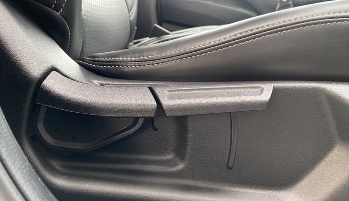 2023 Hyundai GRAND I10 NIOS SPORTZ 1.2 KAPPA VTVT DUAL TONE, Petrol, Manual, 6,133 km, Driver Side Adjustment Panel