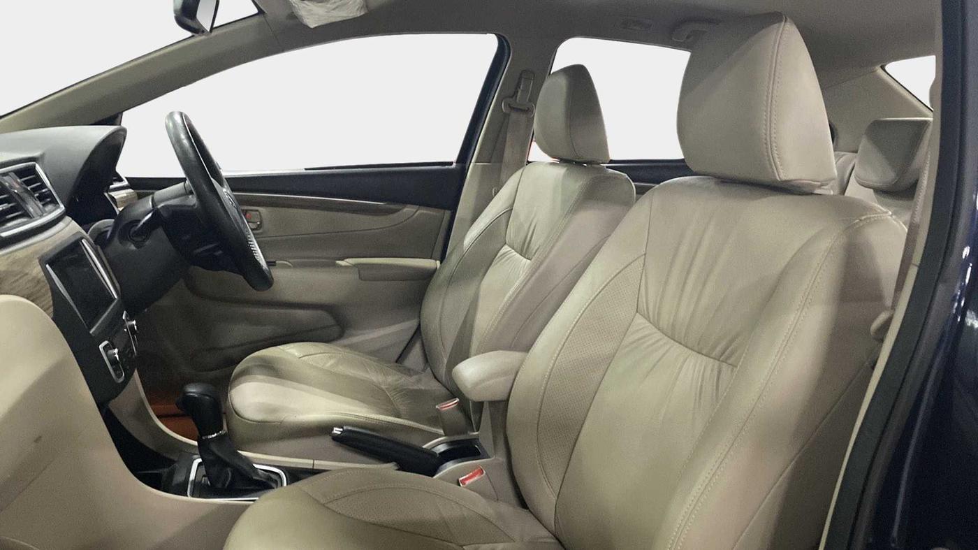 2023 Maruti Ciaz ALPHA  AT 1.5 SHVS PETROL, Petrol, Automatic, 5,460 km, Right Side Front Door Cabin