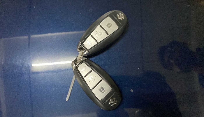 2023 Maruti Ciaz ALPHA  AT 1.5 SHVS PETROL, Petrol, Automatic, 5,460 km, Key Close Up