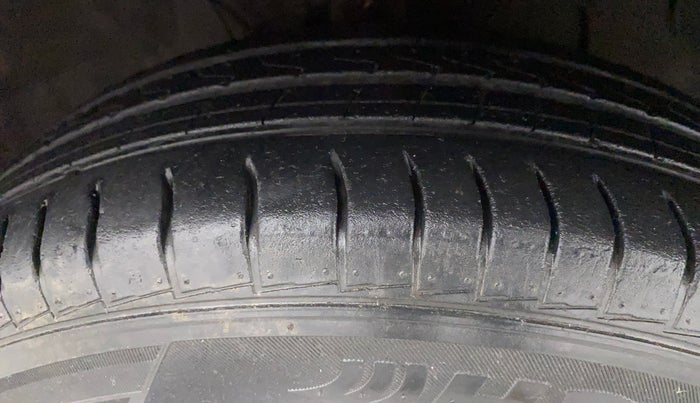 2019 Hyundai NEW SANTRO MAGNA, Petrol, Manual, 17,293 km, Right Front Tyre Tread