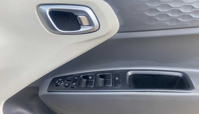 2022 Hyundai AURA SX PLUS 1.2 AMT, Petrol, Automatic, 7,808 km, Driver Side Door Panels Control