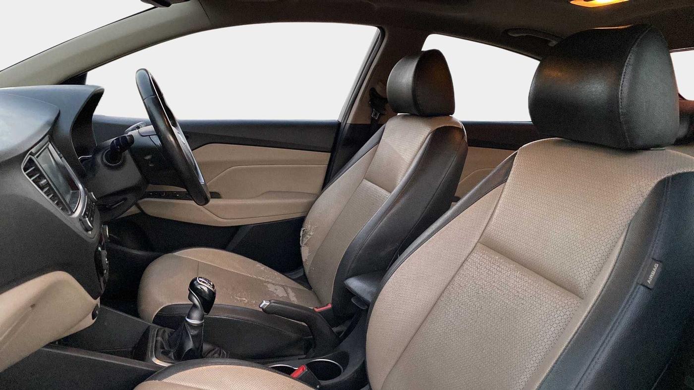 2017 Hyundai Verna 1.6 SX (O) CRDI MT, Diesel, Manual, 1,08,987 km, Right Side Front Door Cabin