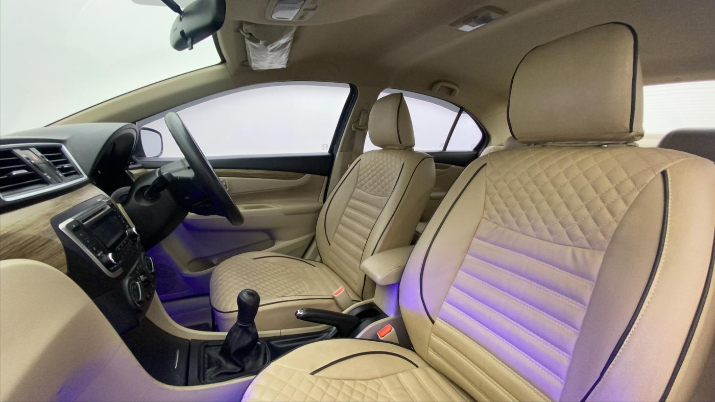 2021 Maruti Ciaz SIGMA 1.5 SHVS MT  PETROL, Petrol, Manual, 34,783 km, Right Side Front Door Cabin