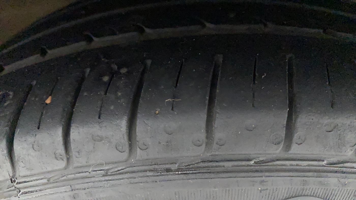 2021 Maruti Ciaz SIGMA 1.5 SHVS MT  PETROL, Petrol, Manual, 34,783 km, Right Front Tyre Tread