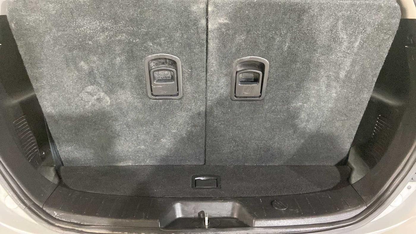 2019 Mahindra XUV500 W5, Diesel, Manual, 55,953 km, Boot Inside