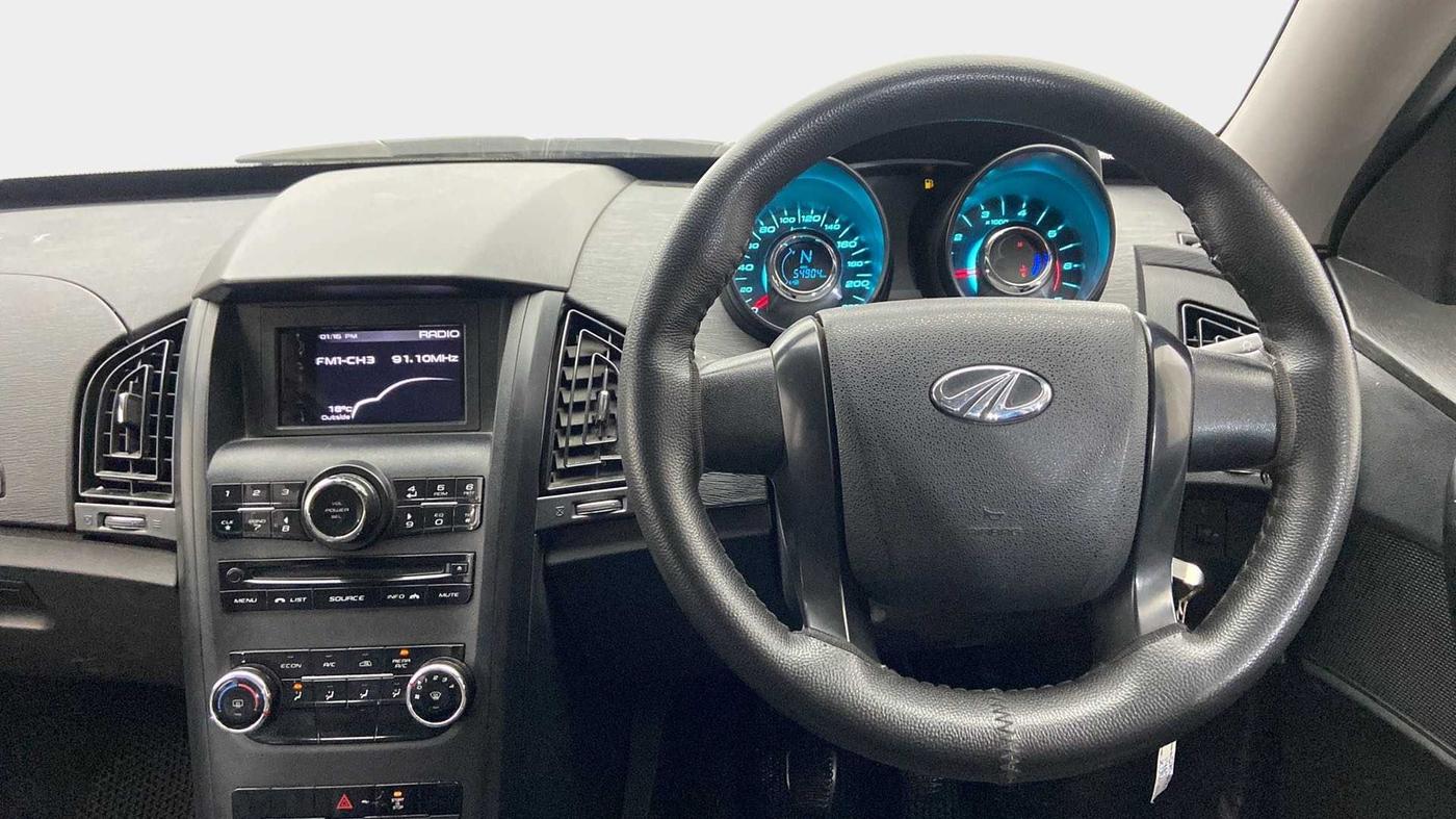 2019 Mahindra XUV500 W5, Diesel, Manual, 55,953 km, Steering Wheel Close Up