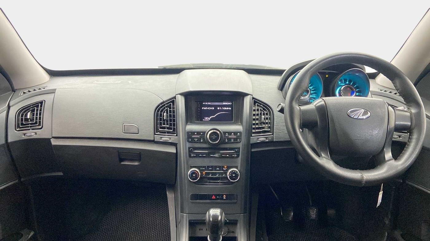 2019 Mahindra XUV500 W5, Diesel, Manual, 55,953 km, Dashboard