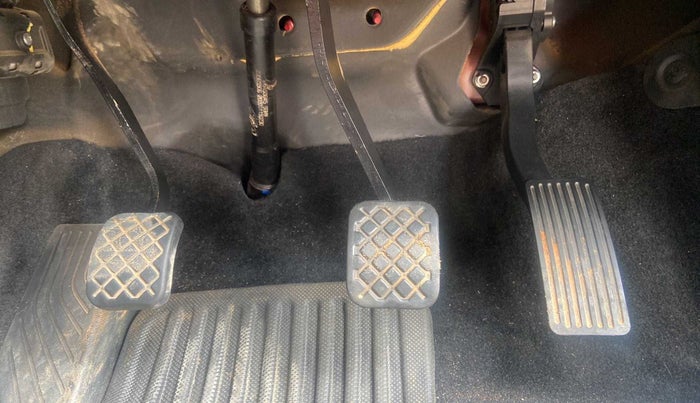 2020 MG HECTOR PLUS SHARP 1.5 PETROL TURBO HYBRID MT 6-STR, Petrol, Manual, 18,683 km, Pedals