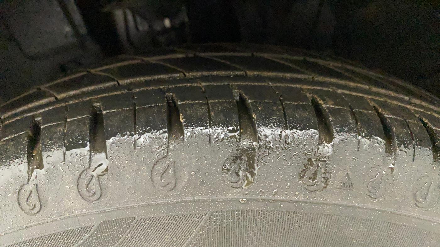 2021 Datsun Redi Go A, Petrol, Manual, 19,941 km, Left Front Tyre Tread