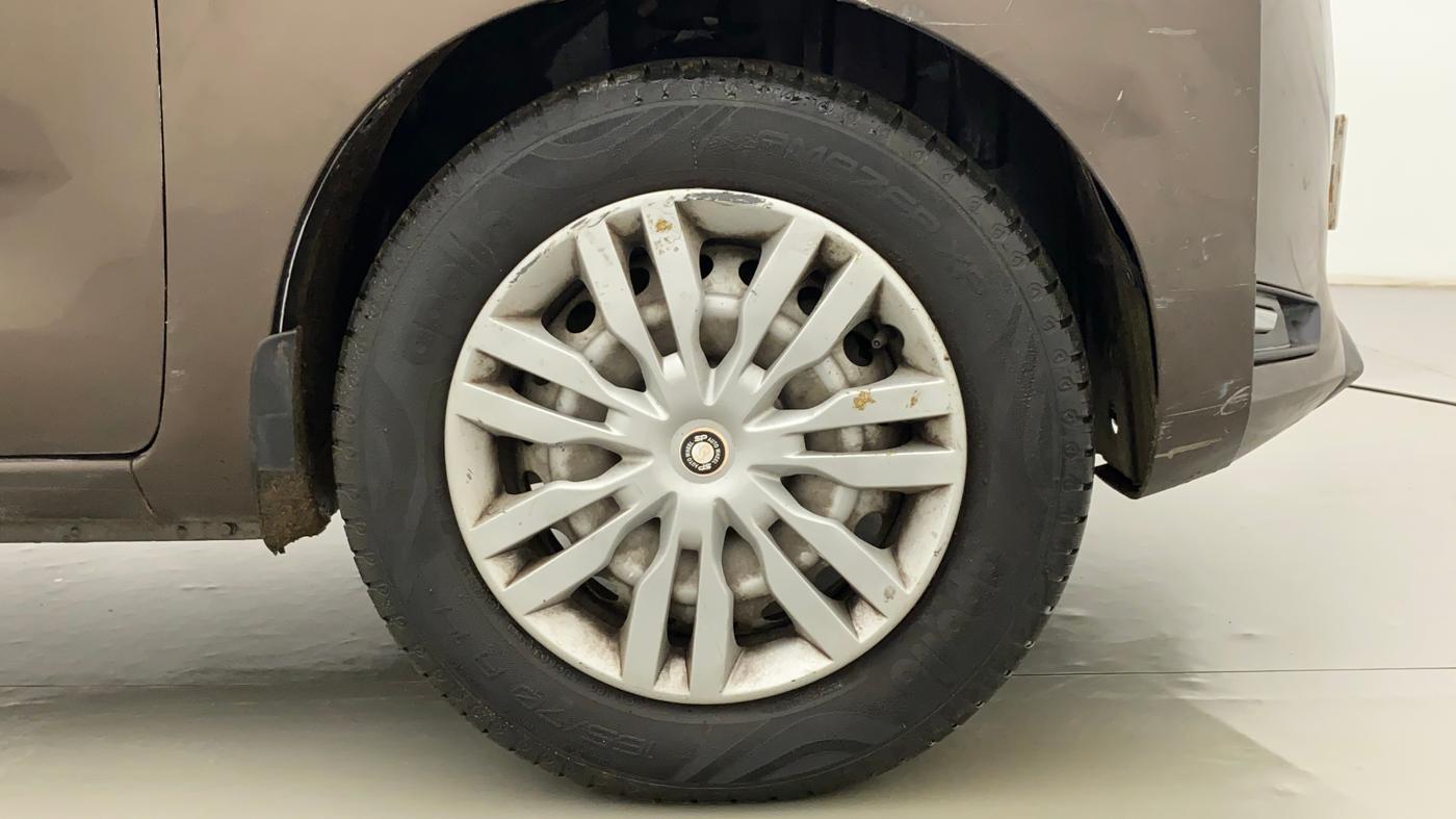 2021 Datsun Redi Go A, Petrol, Manual, 19,941 km, Right Front Wheel