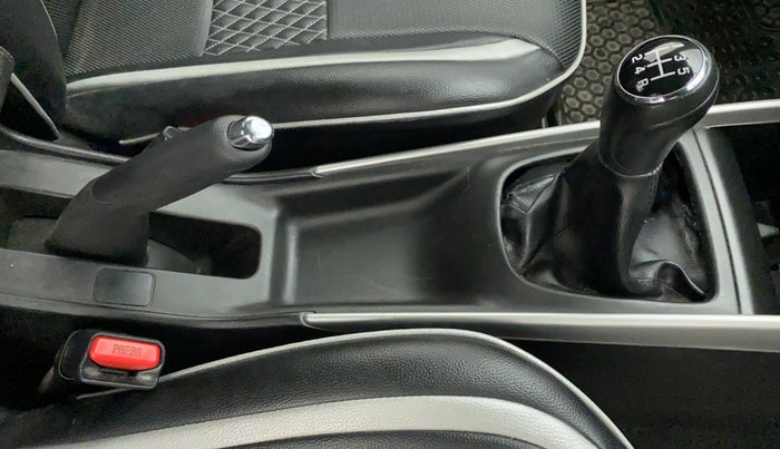 2017 Maruti Baleno DELTA PETROL 1.2, Petrol, Manual, 25,367 km, Gear Lever