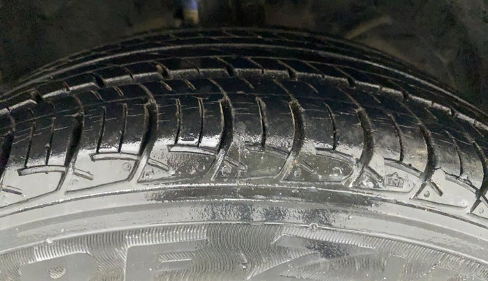 2017 Maruti Baleno DELTA PETROL 1.2, Petrol, Manual, 25,367 km, Right Front Tyre Tread