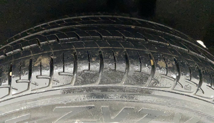 2017 Maruti Baleno DELTA PETROL 1.2, Petrol, Manual, 25,367 km, Left Rear Tyre Tread