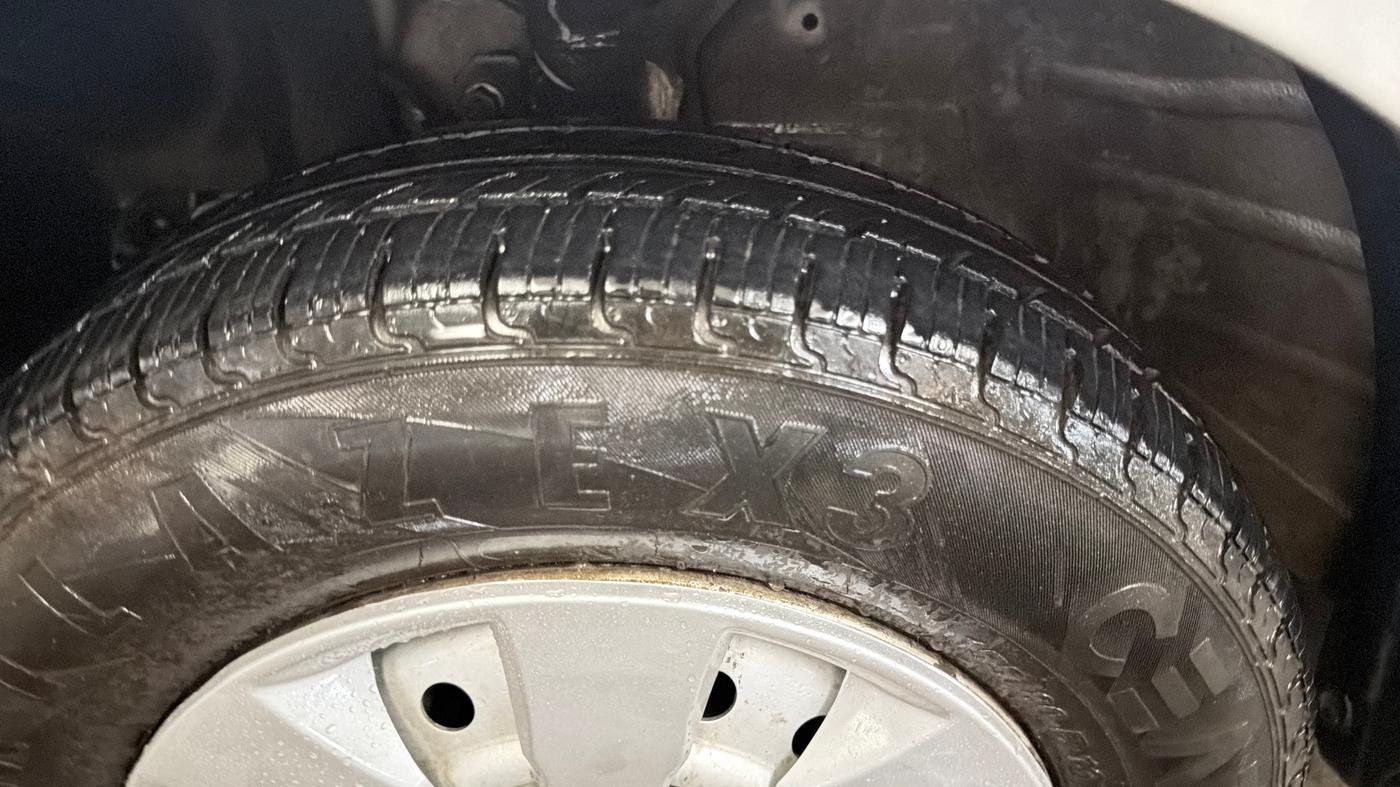 2020 Maruti New Wagon-R LXI CNG 1.0, CNG, Manual, 79,633 km, Left Front Tyre Tread