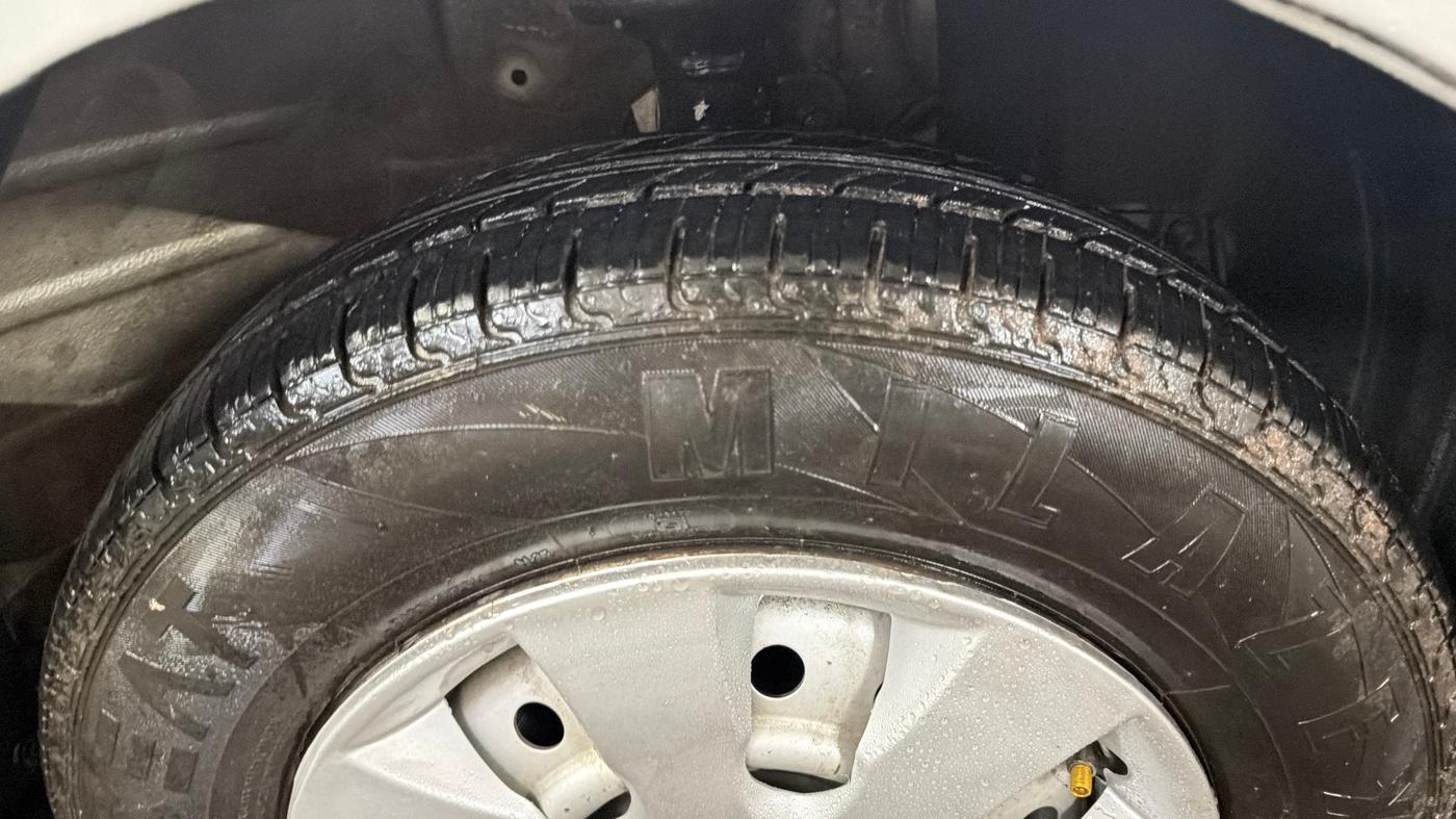 2020 Maruti New Wagon-R LXI CNG 1.0, CNG, Manual, 79,633 km, Right Front Tyre Tread