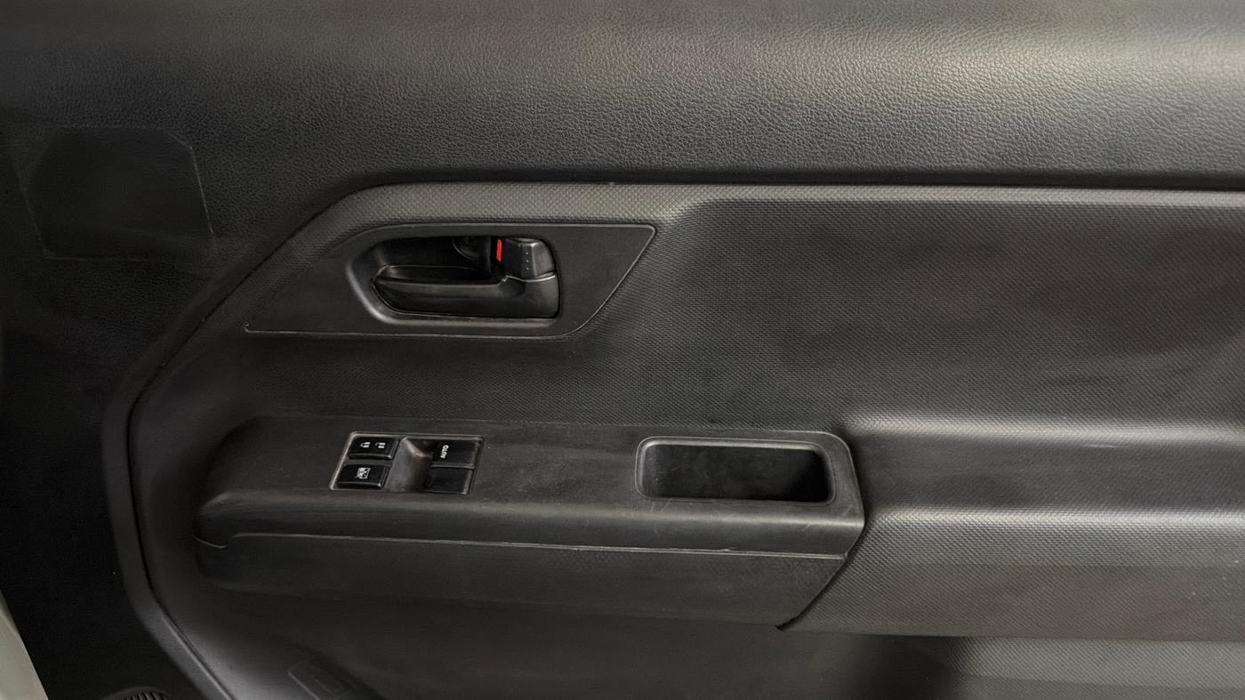 2020 Maruti New Wagon-R LXI CNG 1.0, CNG, Manual, 79,633 km, Driver Side Door Panels Control