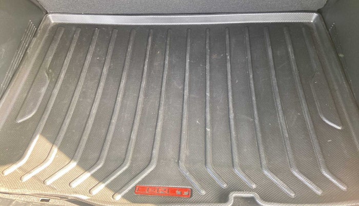 2022 KIA SONET GTX PLUS 1.0 DCT DUAL TONE, Petrol, Automatic, 12,221 km, Boot Inside