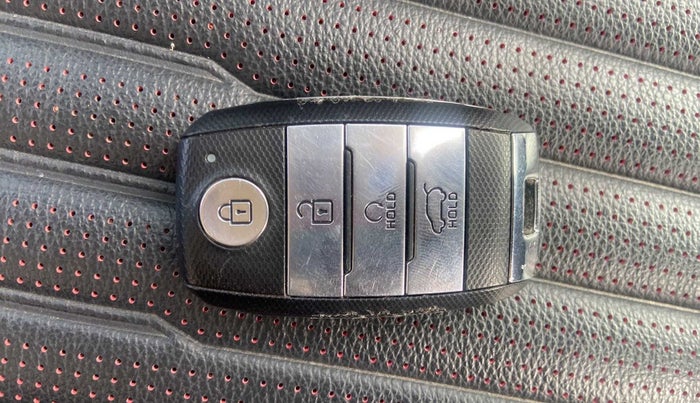 2022 KIA SONET GTX PLUS 1.0 DCT DUAL TONE, Petrol, Automatic, 12,221 km, Key Close Up