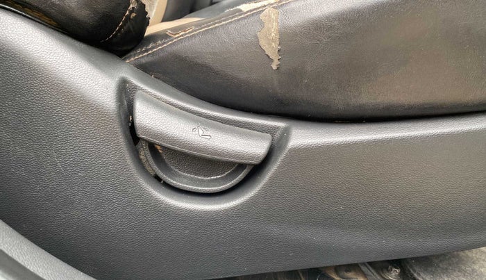 2018 Hyundai Grand i10 MAGNA 1.2 KAPPA VTVT, Petrol, Manual, 71,176 km, Driver Side Adjustment Panel