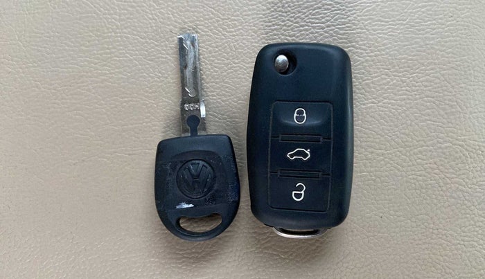 2014 Volkswagen Polo COMFORTLINE 1.2L, Petrol, Manual, 94,879 km, Key Close Up