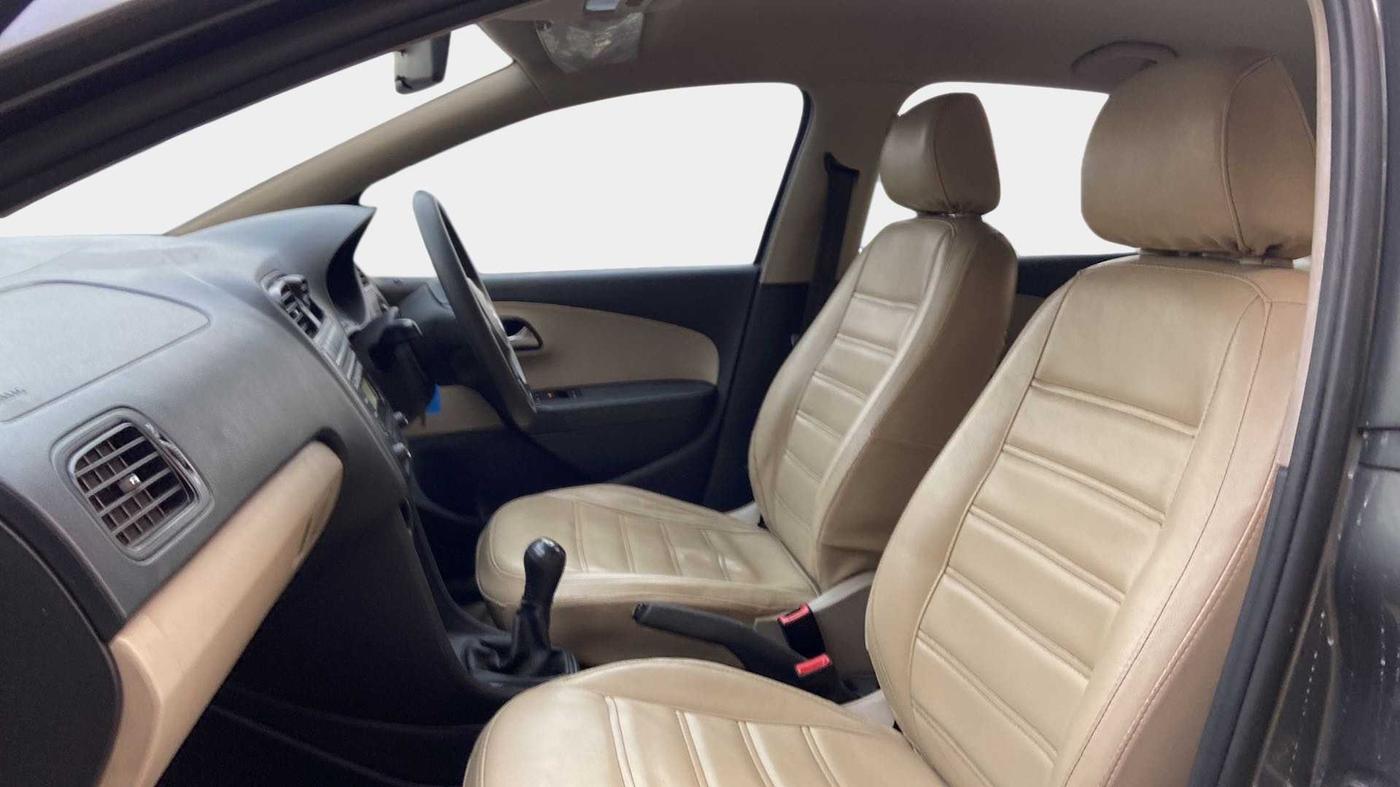 2014 Volkswagen Polo COMFORTLINE 1.2L, Petrol, Manual, 94,879 km, Right Side Front Door Cabin