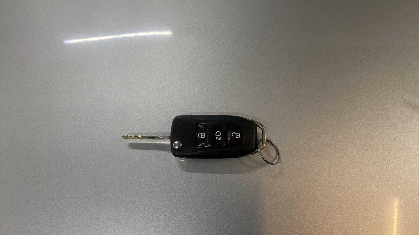2017 Tata TIGOR XT PETROL, Petrol, Manual, 95,548 km, Key Close Up