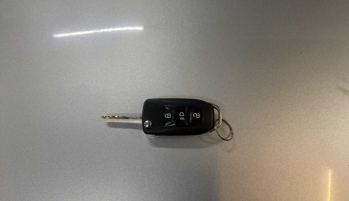 2017 Tata TIGOR XT PETROL, Petrol, Manual, 95,548 km, Key Close Up