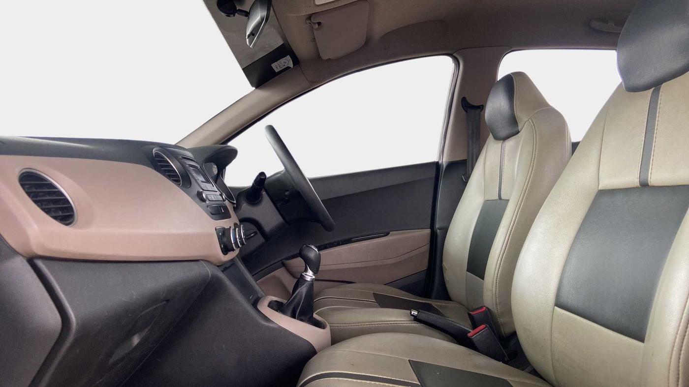 2015 Hyundai Xcent S (O) 1.2, Petrol, Manual, 73,467 km, Right Side Front Door Cabin