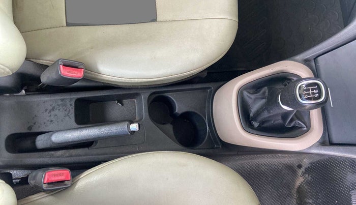 2015 Hyundai Xcent S (O) 1.2, Petrol, Manual, 73,467 km, Gear Lever