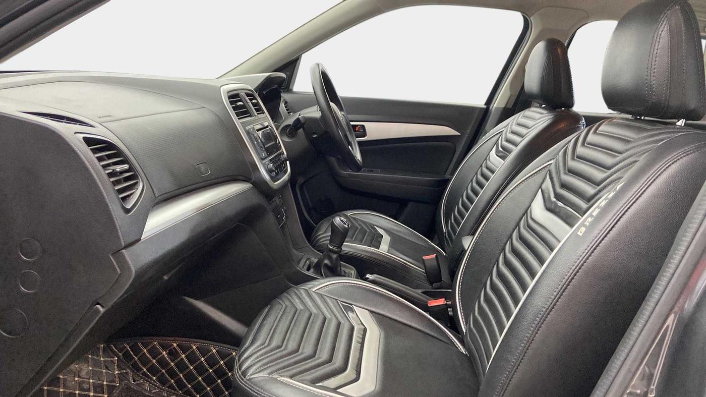 2021 Maruti Vitara Brezza VXI, Petrol, Manual, 25,562 km, Right Side Front Door Cabin