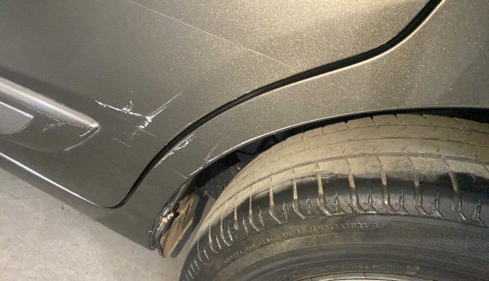 2022 Maruti Ertiga VXI CNG, CNG, Manual, 30,836 km, Left quarter panel - Minor scratches
