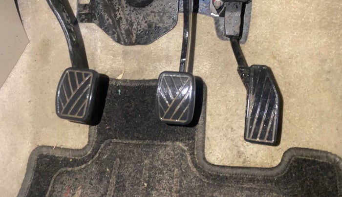2022 Maruti Ertiga VXI CNG, CNG, Manual, 30,836 km, Pedals