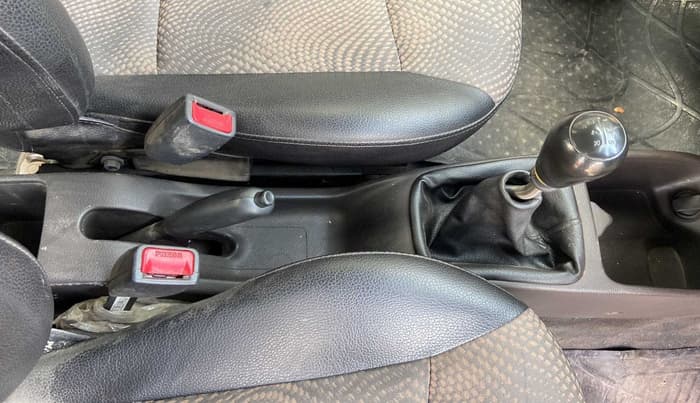2017 Hyundai Eon MAGNA +, Petrol, Manual, 44,484 km, Gear Lever