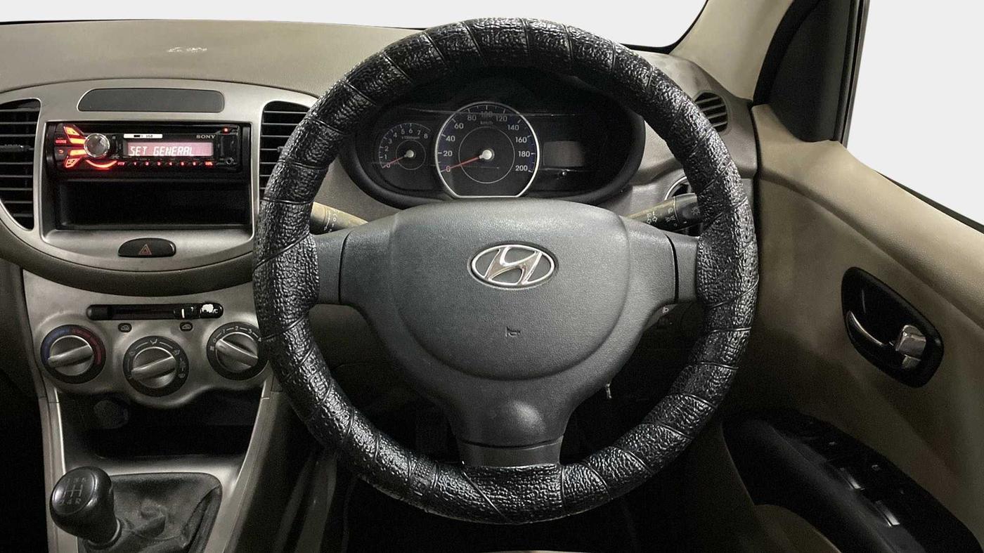 2012 Hyundai i10 MAGNA 1.2, Petrol, Manual, 50,005 km, Steering Wheel Close Up