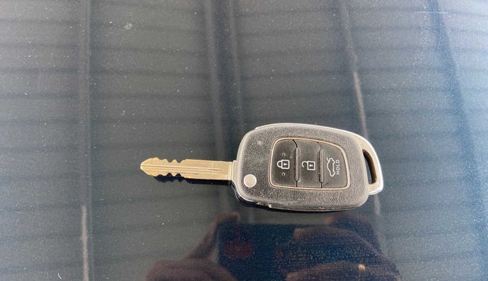 2021 Hyundai GRAND I10 NIOS SPORTZ 1.2 KAPPA VTVT, Petrol, Manual, 25,996 km, Key Close Up