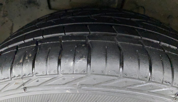 2019 Hyundai VENUE SX 1.0 TURBO DUAL TONE, Petrol, Manual, 75,919 km, Left Front Tyre Tread
