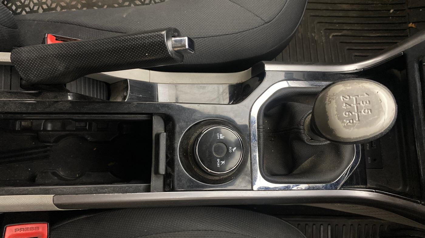 2017 Tata NEXON XZ PLUS DIESEL, Diesel, Manual, 82,183 km, Gear Lever
