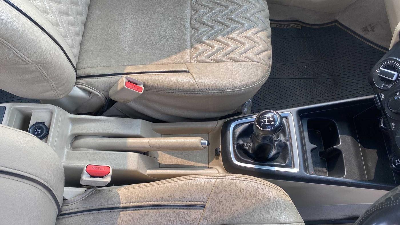2019 Maruti Dzire VXI, Petrol, Manual, 35,597 km, Gear Lever