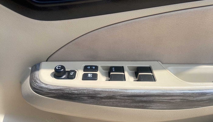 2022 Maruti Dzire ZXI Plus AMT, Petrol, Automatic, 17,592 km, Driver Side Door Panels Control