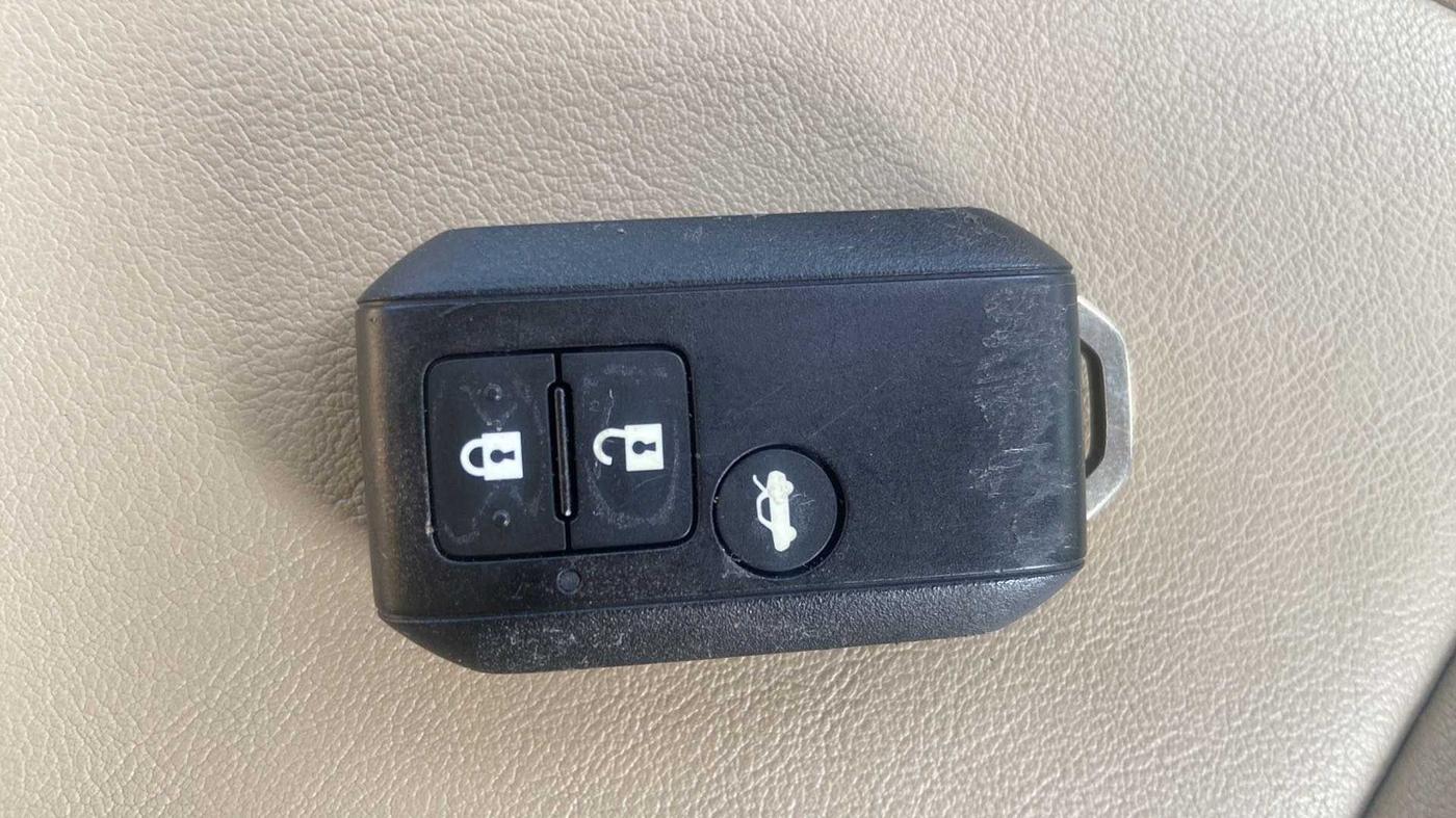 2022 Maruti Dzire ZXI Plus AMT, Petrol, Automatic, 17,592 km, Key Close Up