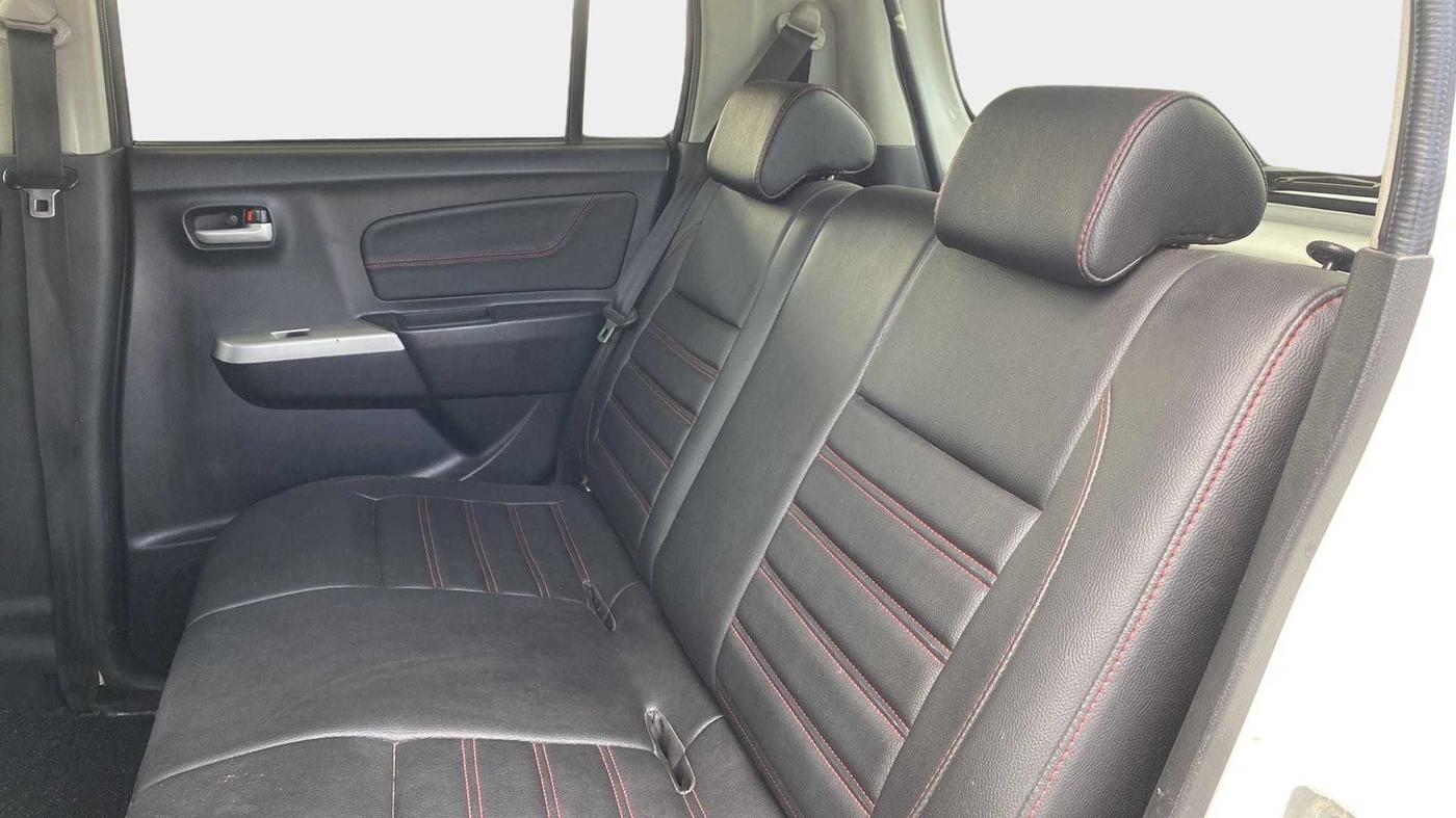 2016 Maruti Wagon R 1.0 VXI, Petrol, Manual, 72,307 km, Right Side Rear Door Cabin