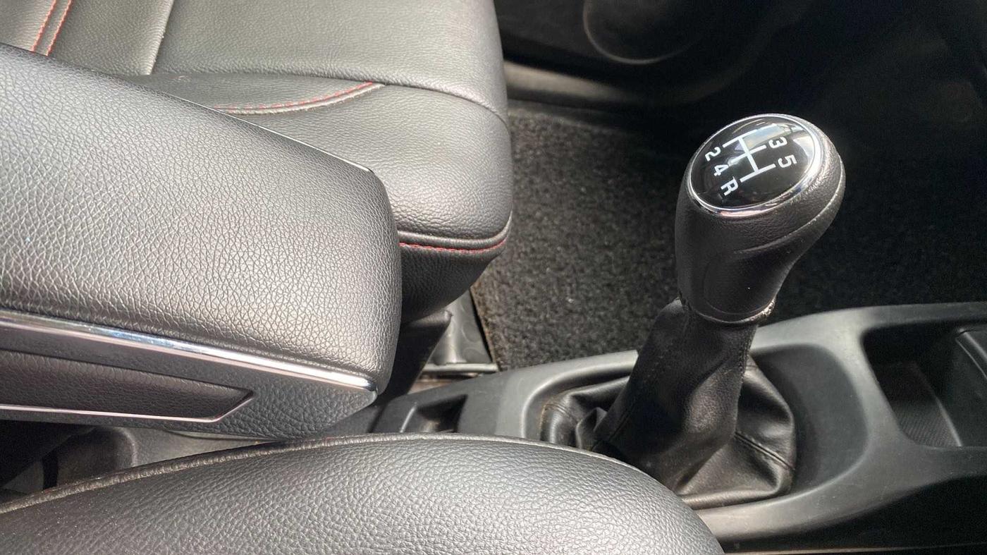 2016 Maruti Wagon R 1.0 VXI, Petrol, Manual, 72,307 km, Gear Lever