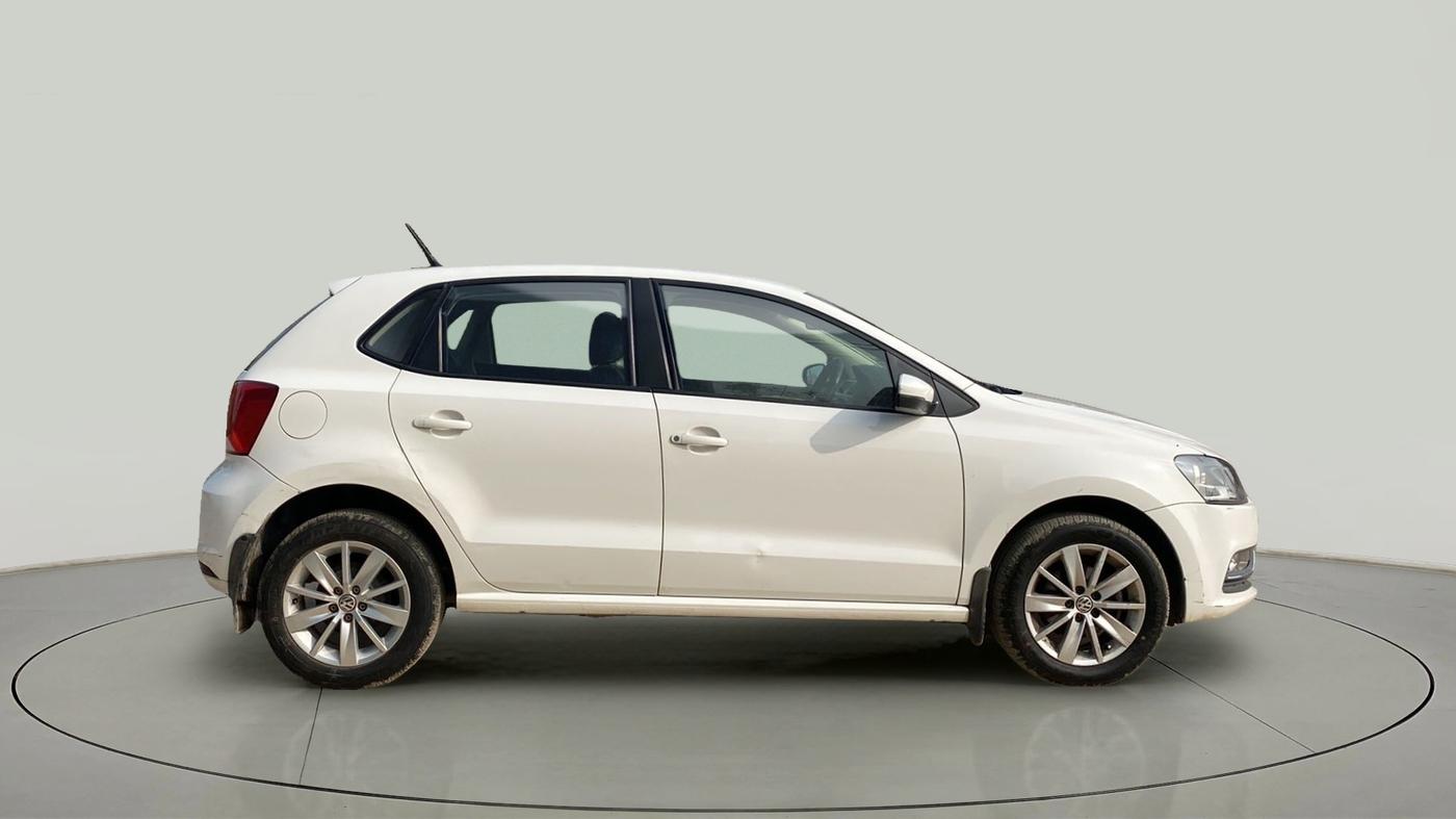 2016 Volkswagen Polo HIGHLINE1.2L, Petrol, Manual, 49,873 km, Right Side